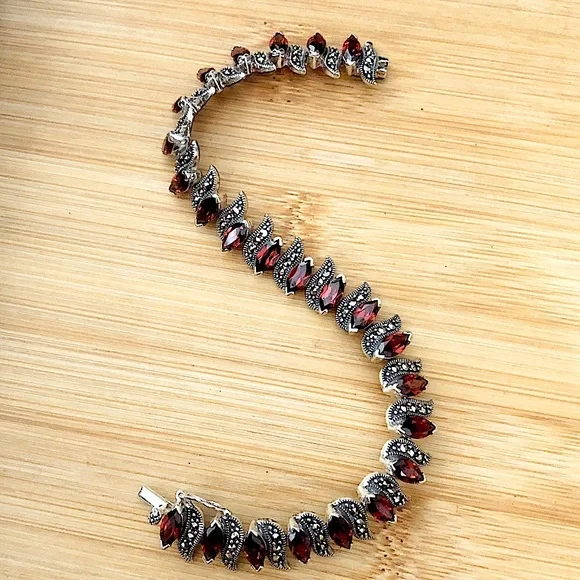 $118 Designer Garnet & Marcasite Estate Bracelet Sterling Marked A 925 THAILAND - Picture 2 of 8